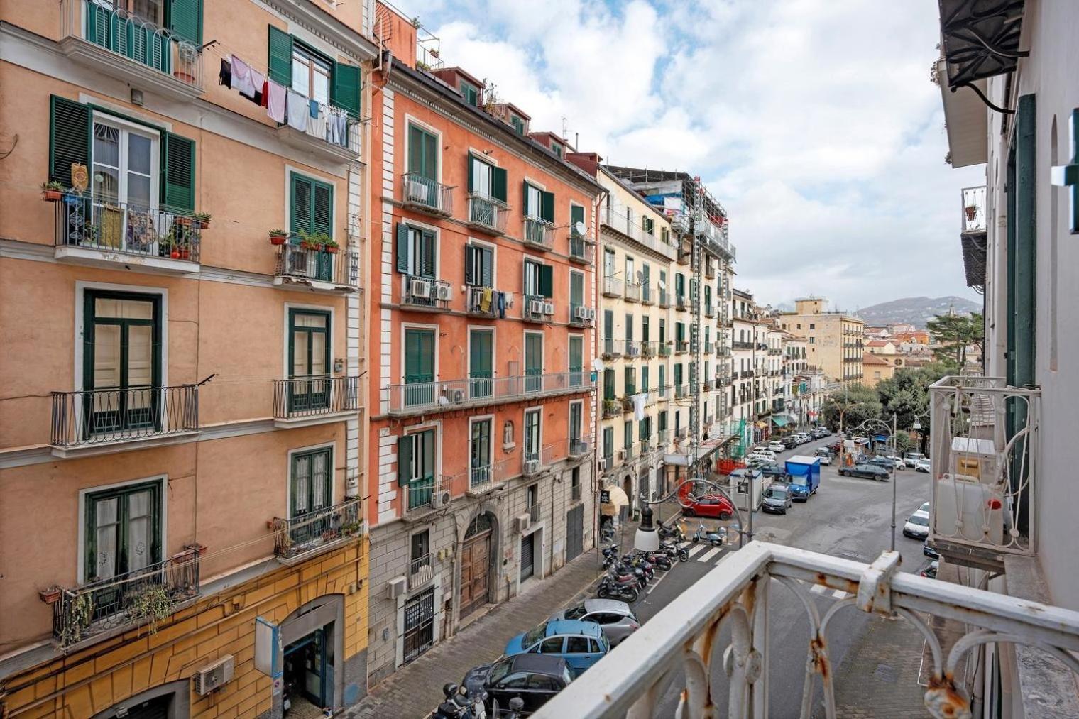 B&B Verdi Salerno Bagian luar foto