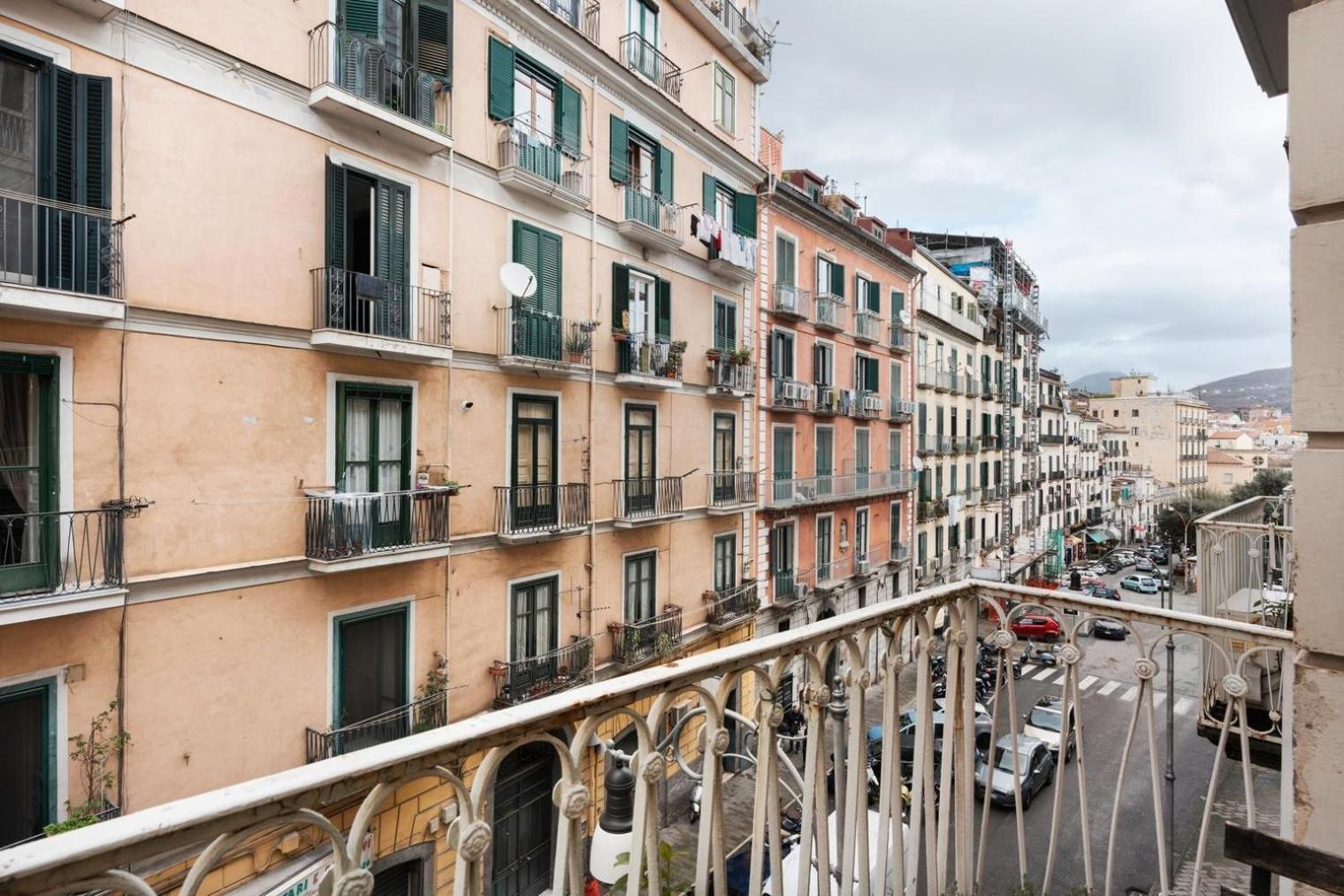 B&B Verdi Salerno Bagian luar foto